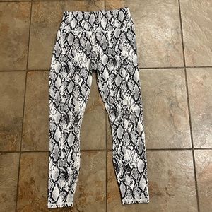 Fabletics, 7/8 length, rattlesnake leggings, x-small